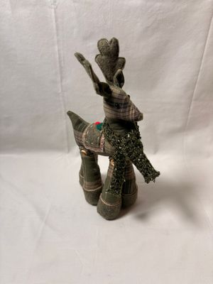 Country Button Deer - Plaid Country Button Deer - Plaid