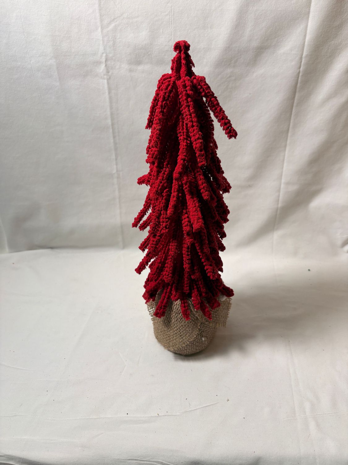 Flock Tree in Burlap Bag 15" Red Flock Tree in Burlap Bag 15" Red
