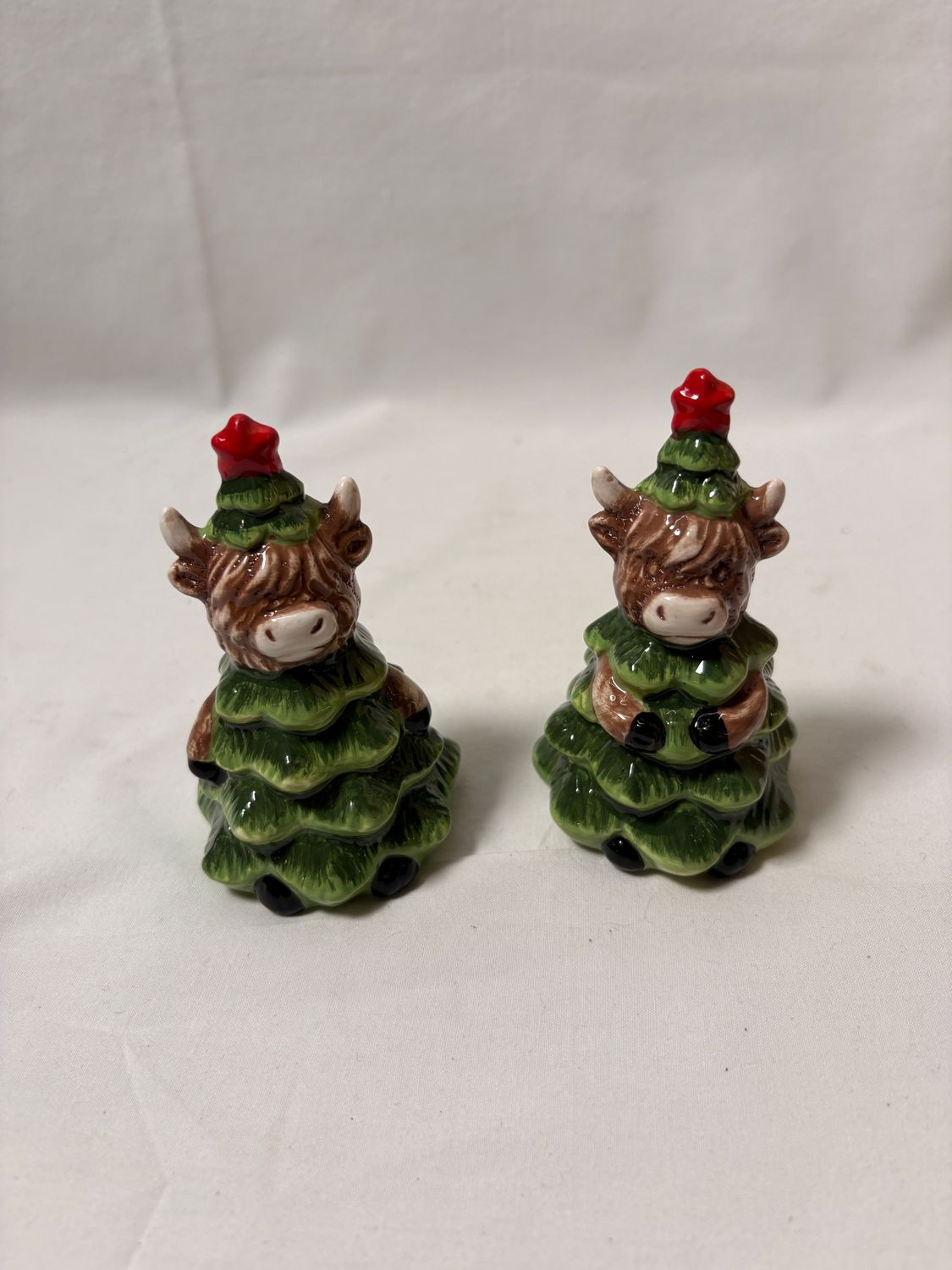 Highland Cow Christmas Tree Salt & Pepper Shakers Highland Cow Christmas Tree Salt & Pepper Shakers