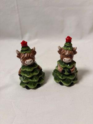 Highland Cow Christmas Tree Salt &amp; Pepper Shakers