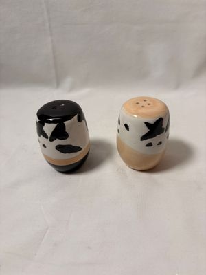 Moo Cow Salt & Pepper Shakers Moo Cow Salt & Pepper Shakers