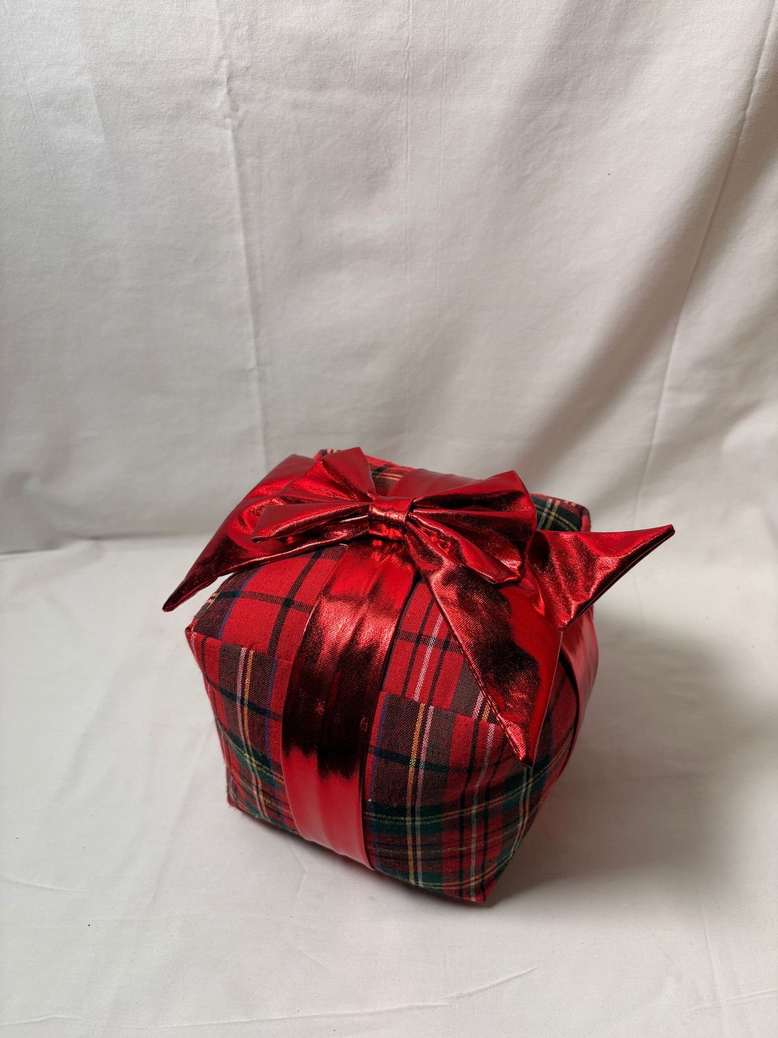 Plush Plaid Gift Box 7" Plush Plaid Gift Box 7"