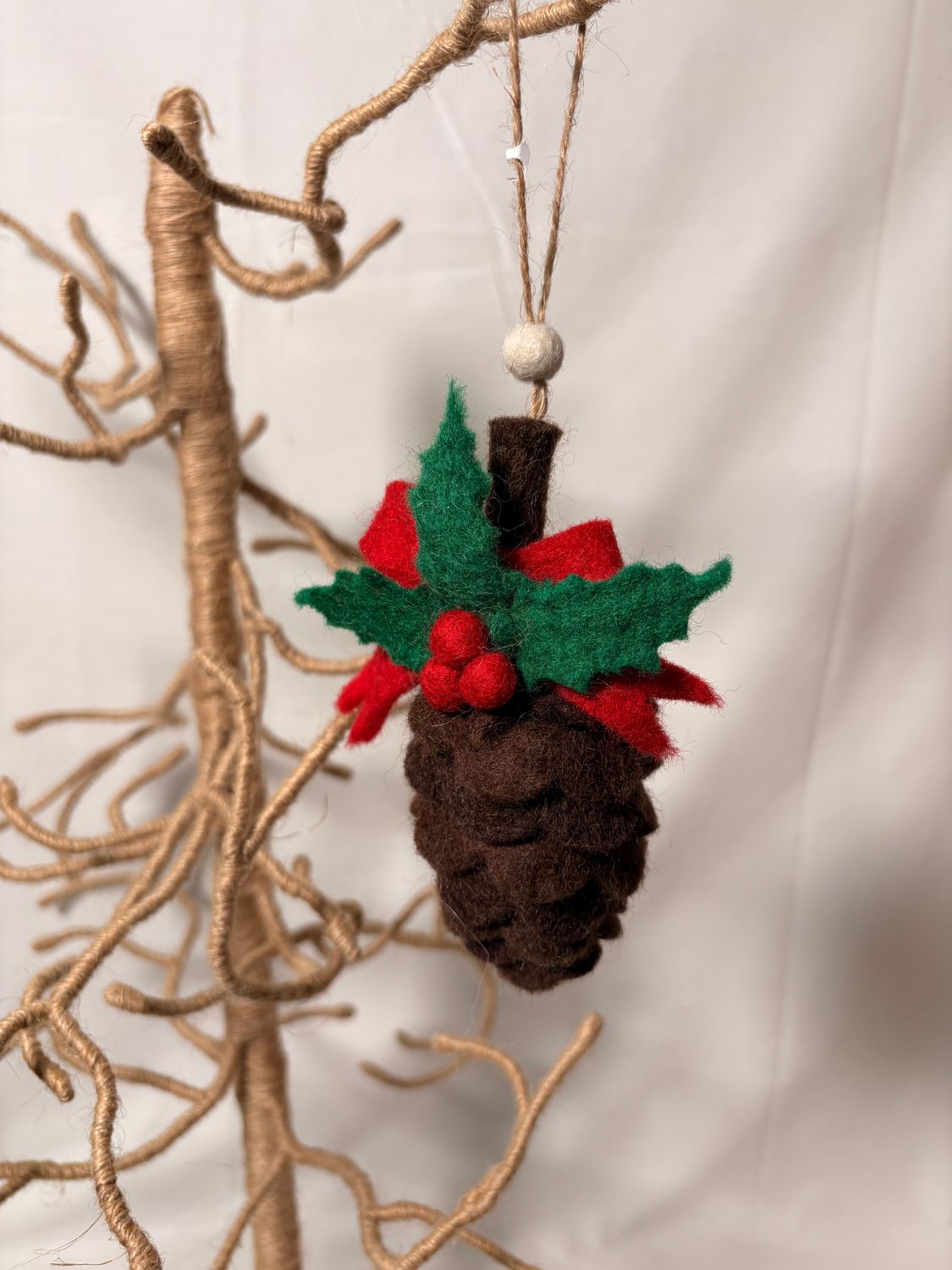 Felt Pinecone w/Mistletoe Ornament Felt Pinecone w/Mistletoe Ornament