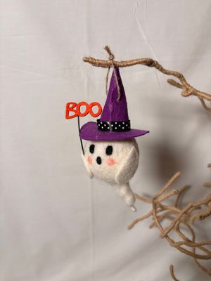 Felt White Ghost w/Witch Hat Ornament Felt White Ghost w/Witch Hat Ornament