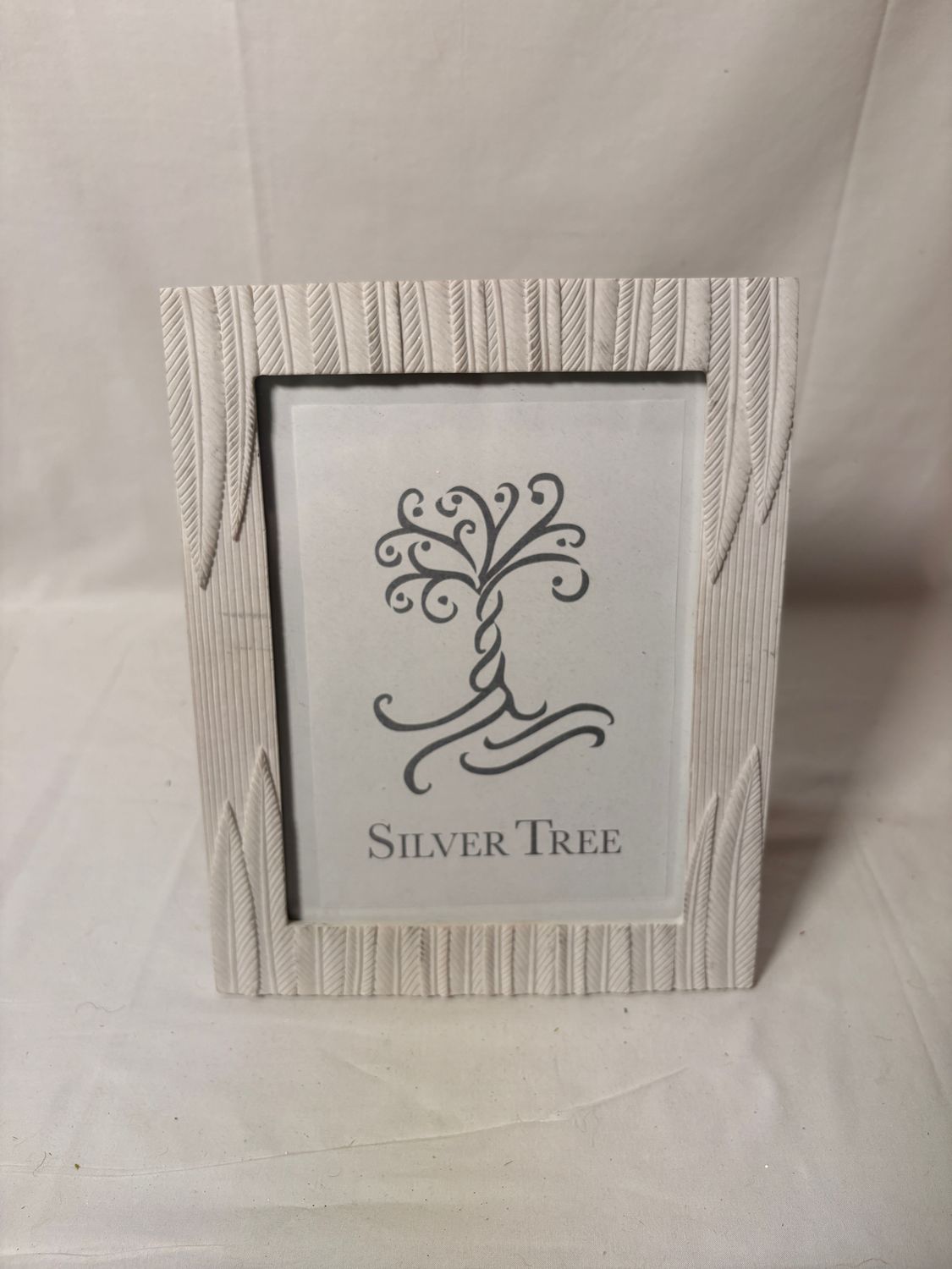 White Leaf Stone Frame 7.5 x 5.5