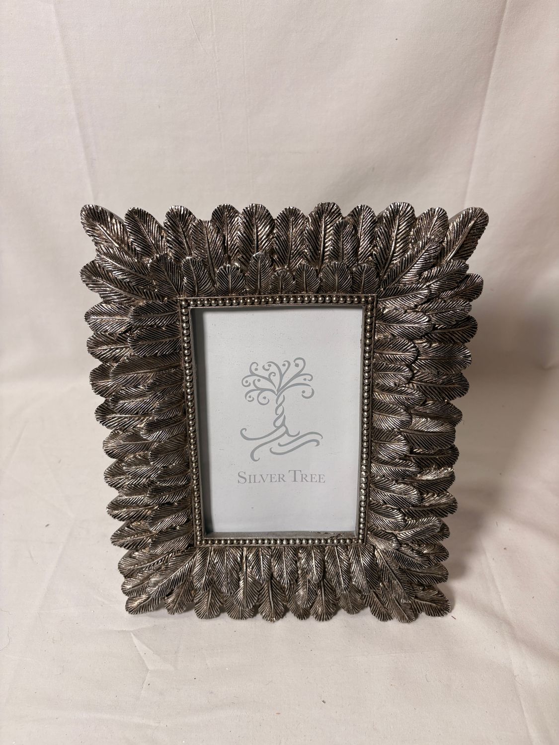 Antq Silver Resin Feather Frame 4 x 6 Antq Silver Resin Feather Frame 4 x 6