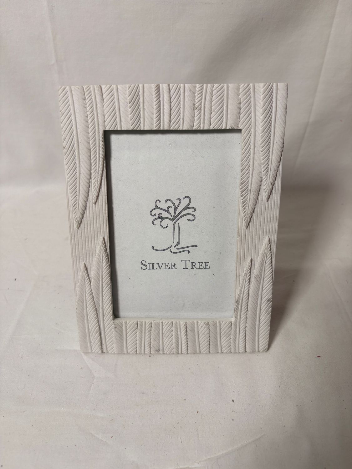 White Leaf Stone Frame 5.5 x 4