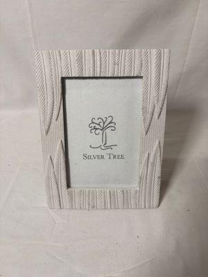 White Leaf Stone Frame 5.5 x 4 White Leaf Stone Frame 5.5 x 4