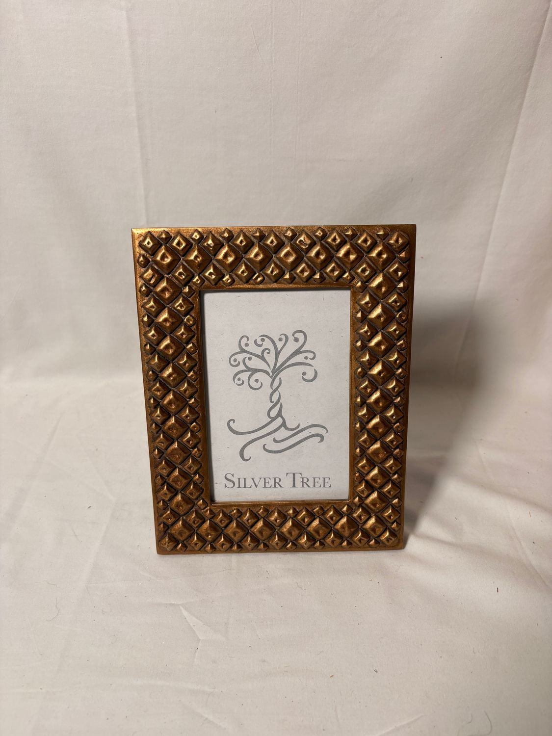 Antique Gold Diamond Frame 5.5 x 3.5 Antique Gold Diamond Frame 5.5 x 3.5