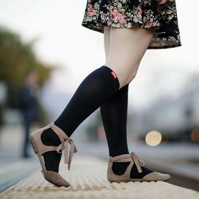 V&amp;V Black S/M Wide Cotton 15-20mmHG Compression Socks