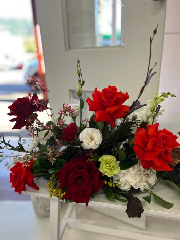 FLORIST CHOICE: Christmas table arrangement- Please order by Friday 19/12