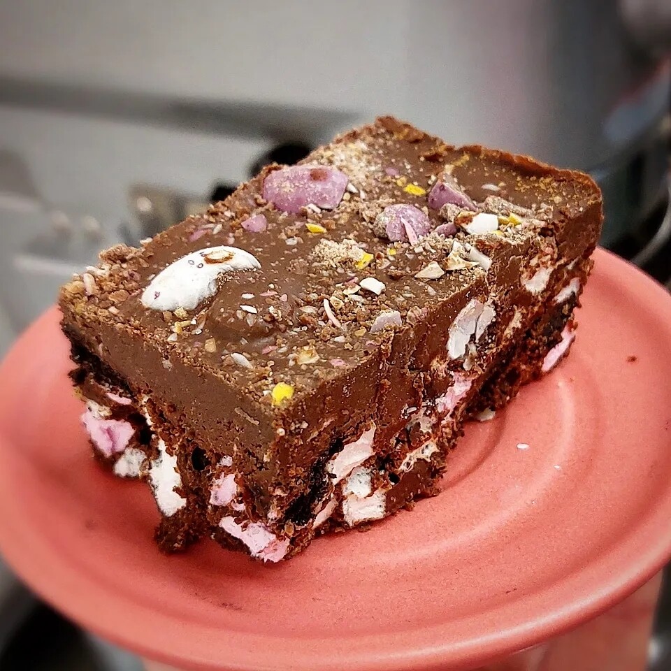 Biscoff Rocky Road (18 pieces)