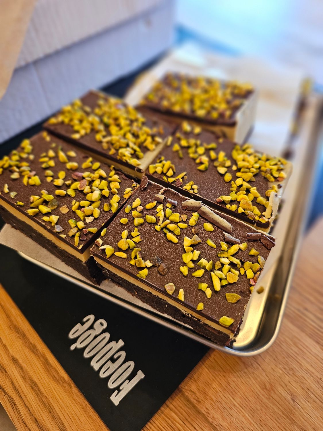 Dubai Pistachio XL Brownies (18 pieces)