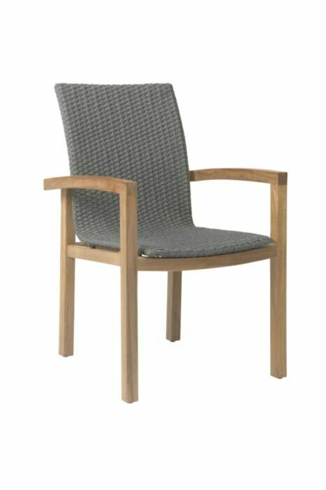 CADEIRA C/ BRAÇOS LEAH TECA/RATTAN SINTÉTICO