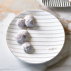 Dots & Stripes Perfect Dinner Plate / Teller Dots & Stripes Perfect Dinner Plate / Teller