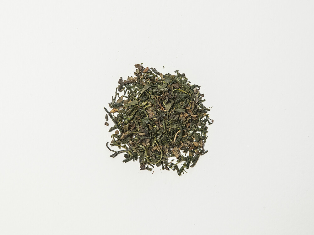 Sencha mit Kirschbaumblättern