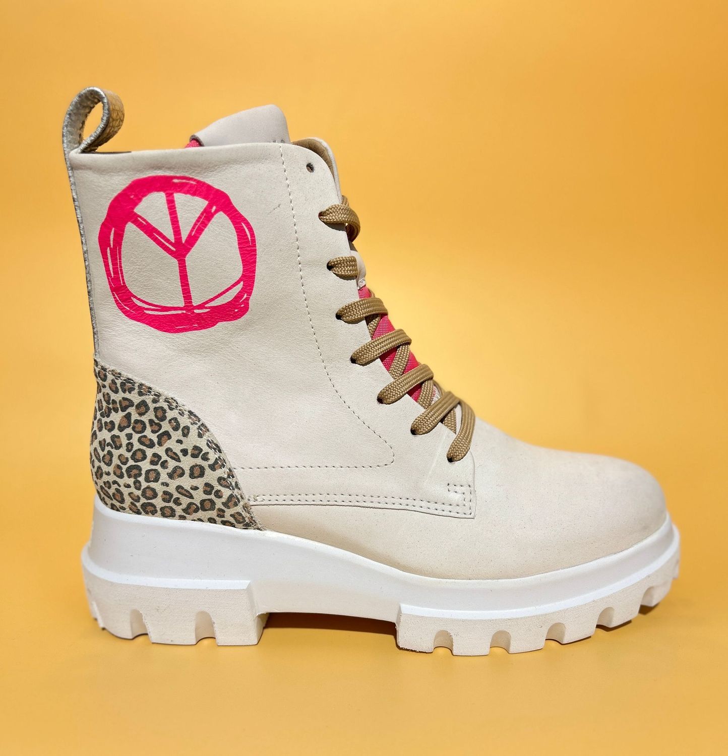 MIA.19/13 PEACE LEO NUBUK WHITE PINK ☮️ unique size