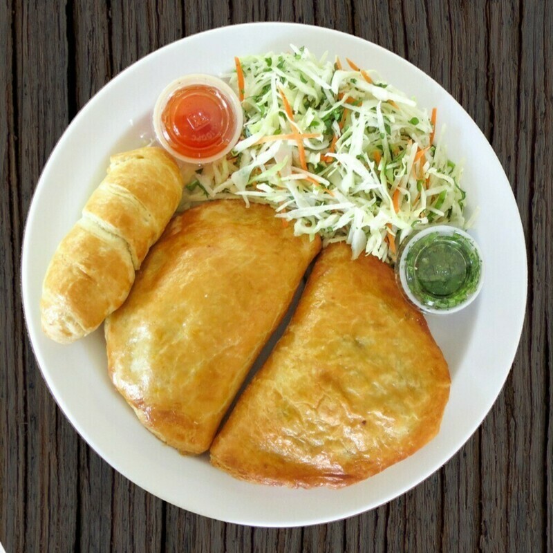 Combo 1 (2 reg empanadas + salad + guava finger)