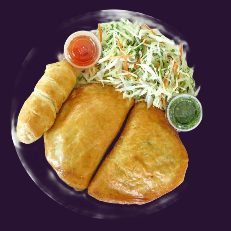Combo 1 (2 reg empanadas + salad + guava finger)