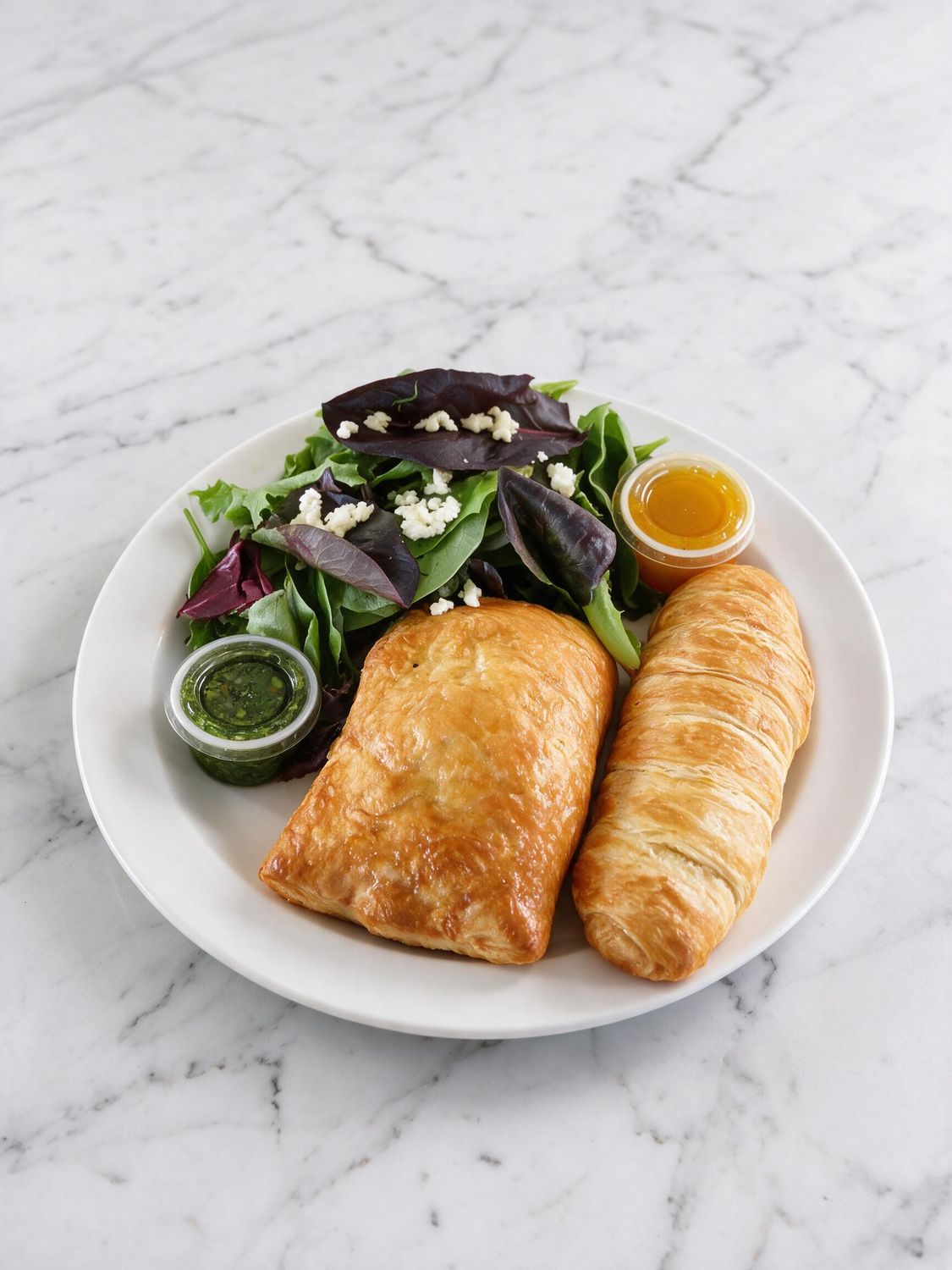 Combo 2 (1 large empanada + salad)
