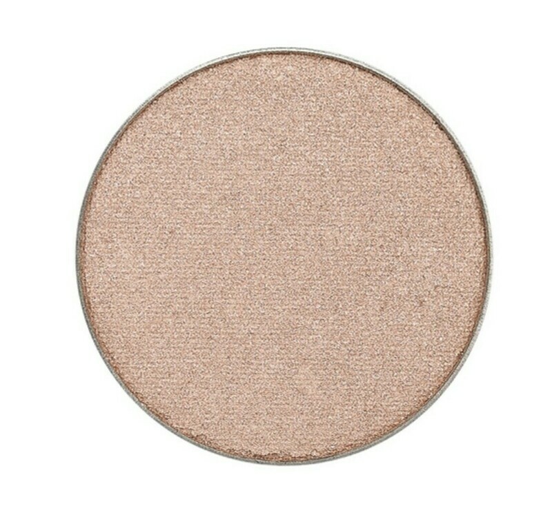 Pressed Eye Colour Illusion