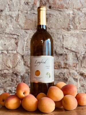 Lynfred Winery Apricot-Bottle