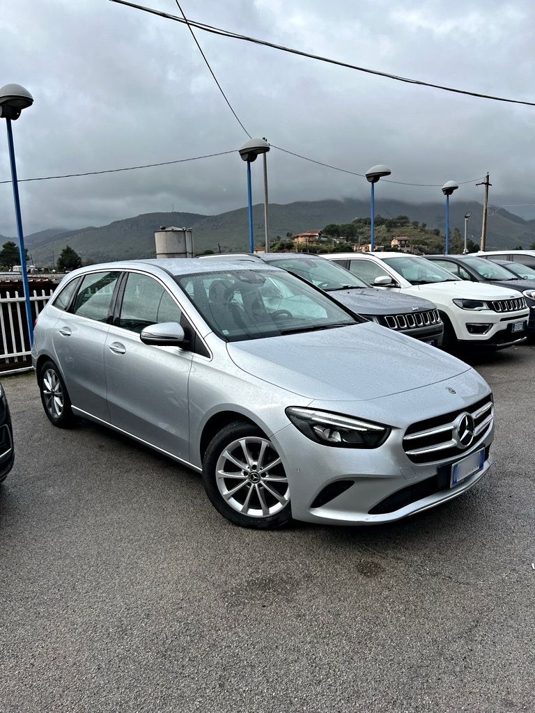 MERCEDES B180 SPORT 2019