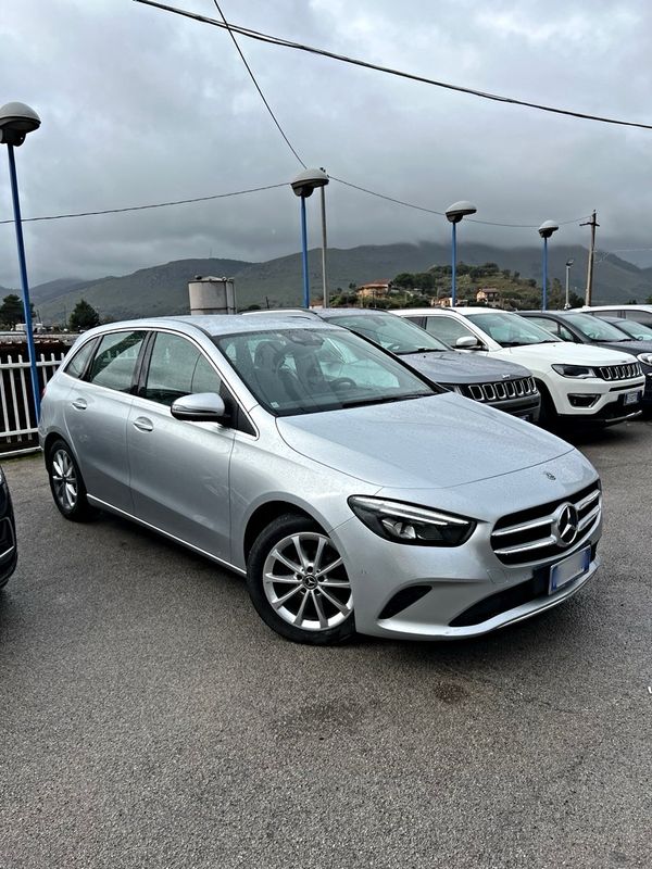 MERCEDES B180 SPORT 2019