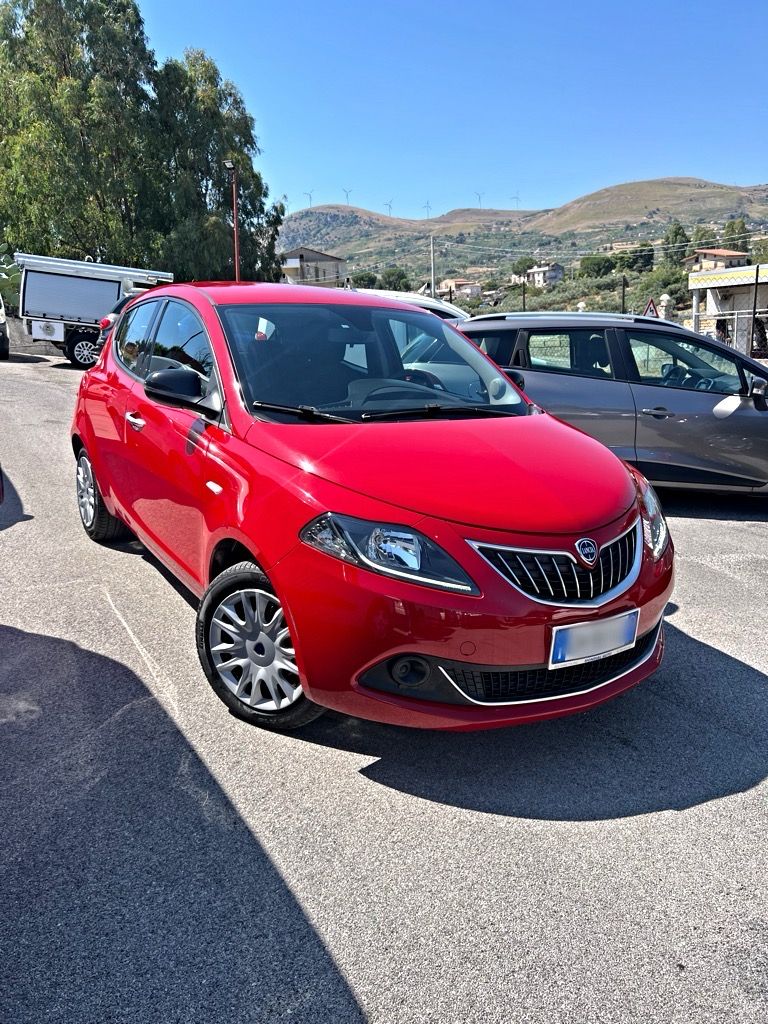 LANCIA YPSILON HYBRID 2022