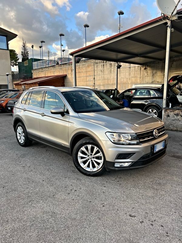 VOLKSWAGEN TIGUAN 2016