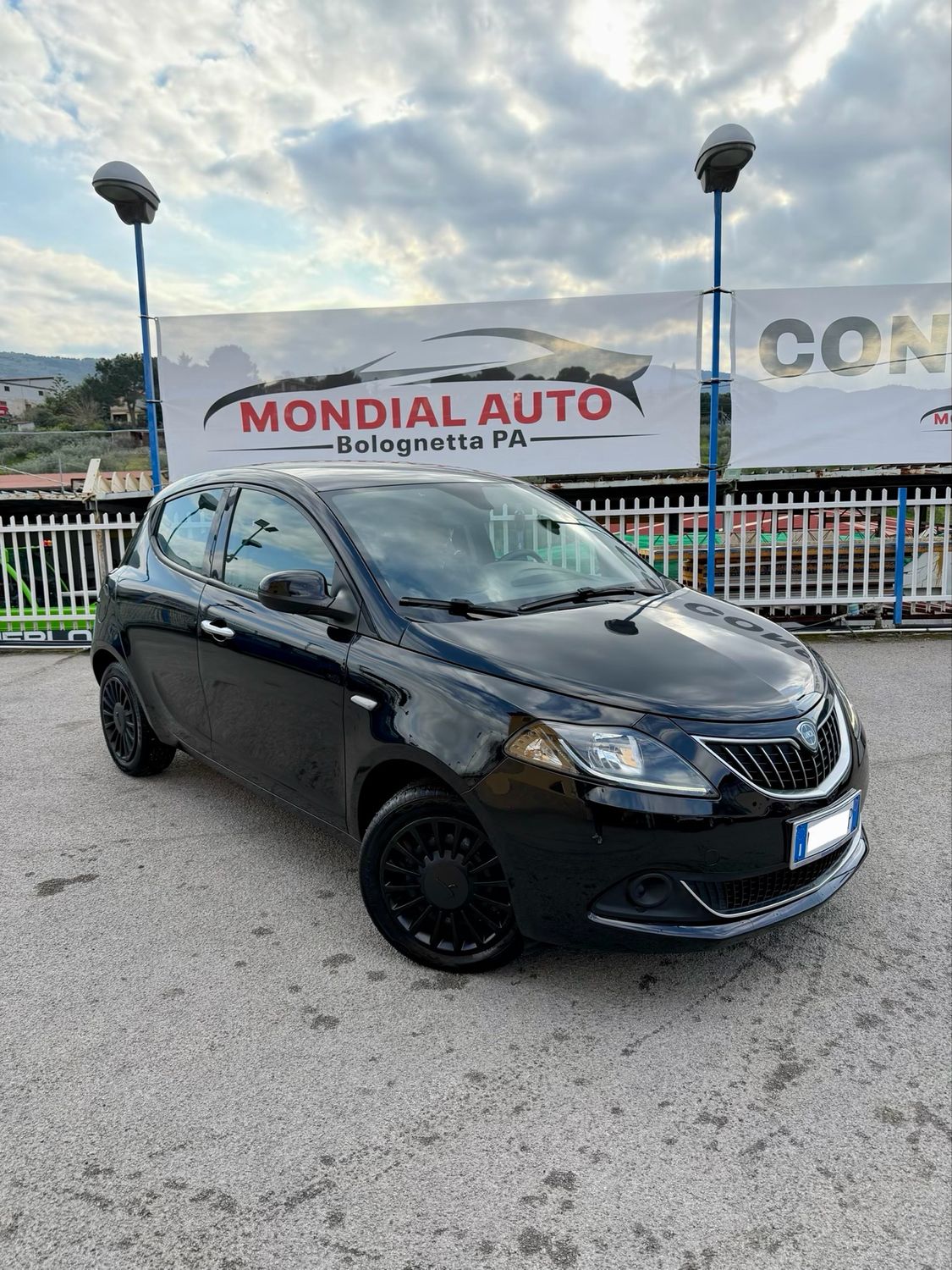 LANCIA YPSILON HYBRID 2022
