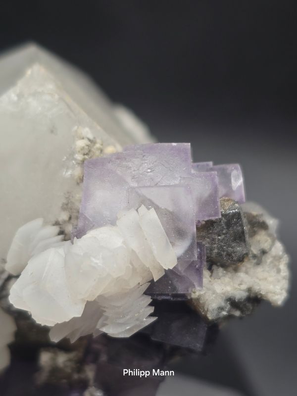 Bergkristall mit Fluorit Calcit und Scheelit Yaogangxian Hunan China Fundjahr 2002