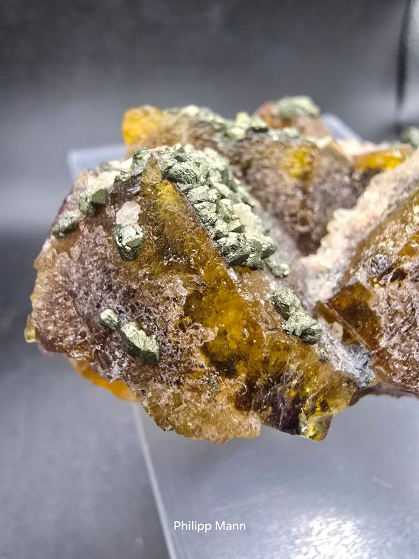 Baryt und Kupferkies auf Fluorit Bergmännisch Glück Flacher Frohnau Erzgebirge