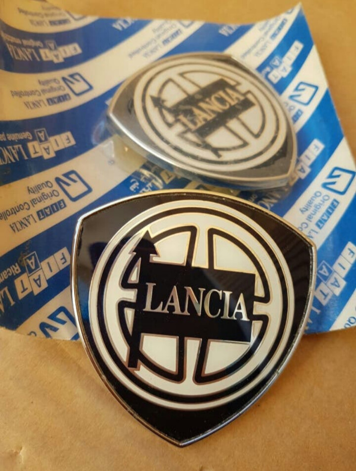Anagrama o insignia lancia