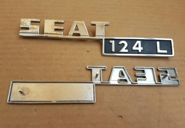 Insignia o anagrama Seat 124 L