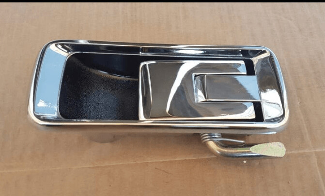 Manilla puerta trasera derecha Seat 132