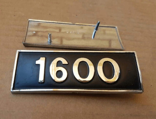 Anagrama o insignia Seat 131
