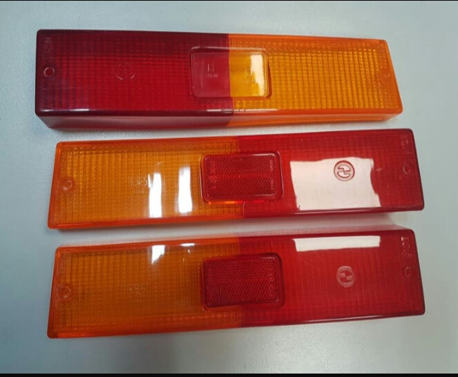 Tulipas traseras Seat 1200 sport. 2 derechas y 2 izquierdas