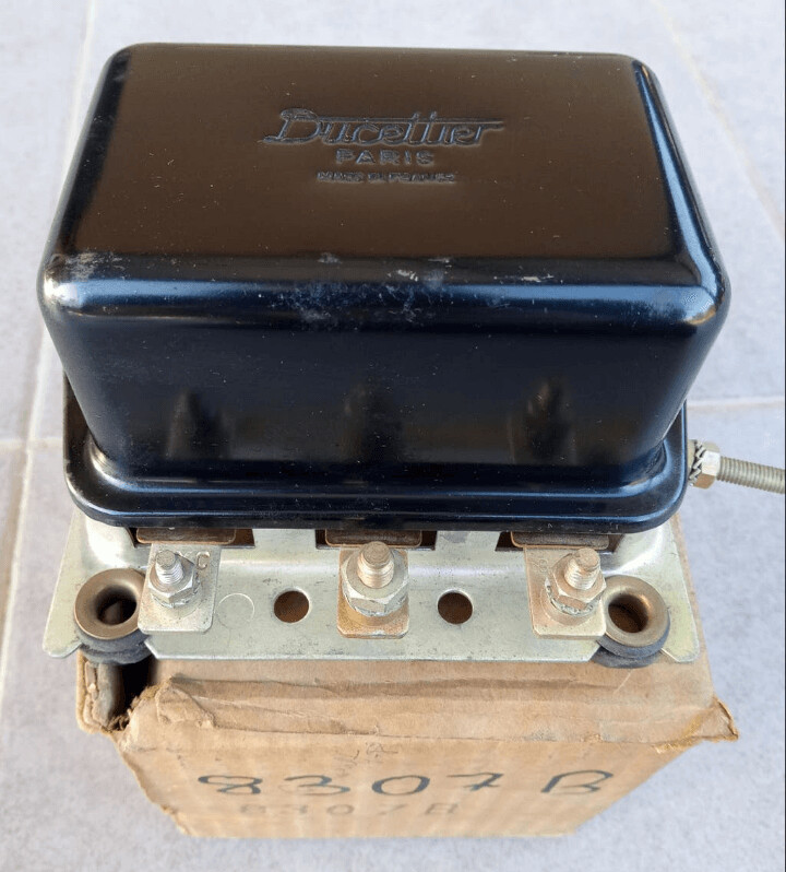 Regulador ducellier 8307 Renault 8, floride
