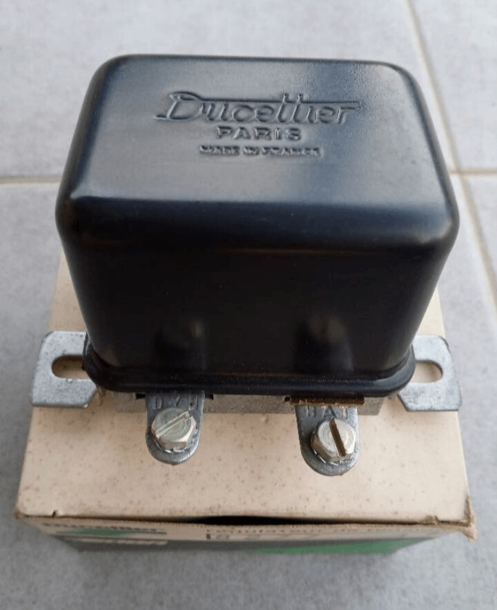 Regulador tension ducellier 8277A 12V