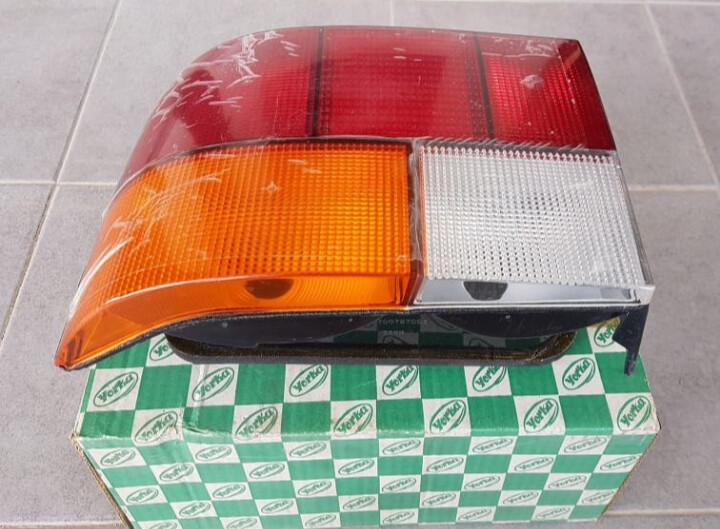 Piloto trasero izquierdo RENAULT 19 (88-92)