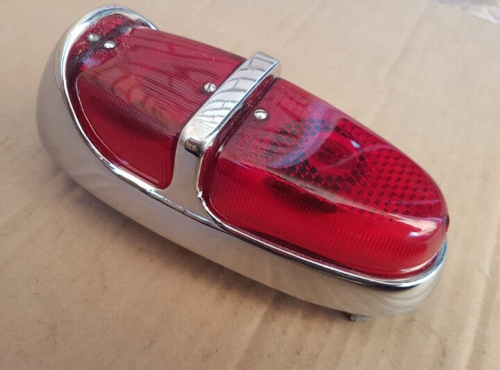 Piloto trasero rojo SEAT 1400 A-B