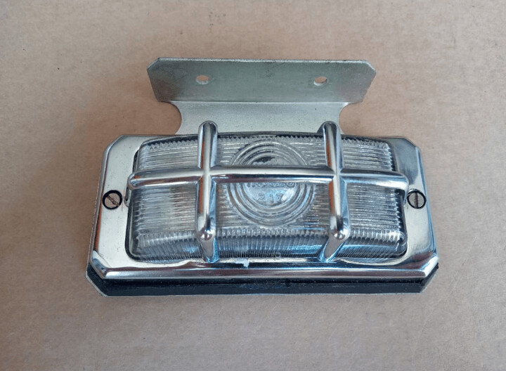 Piloto trasero exterior metalico irazu 217