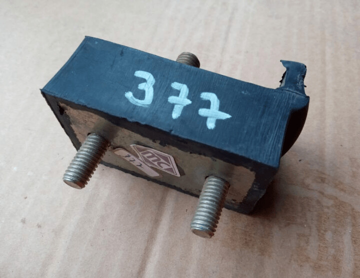 Soporte motor peugeot 504.peugeot 505