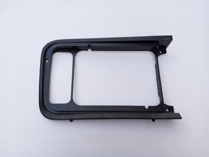 Cerquillo bisel faro derecho SEAT 124 FL