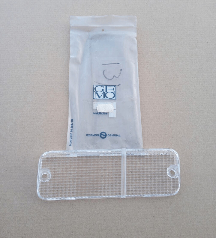 Tulipa delantera derecha blanca SEAT 131 (gemo)