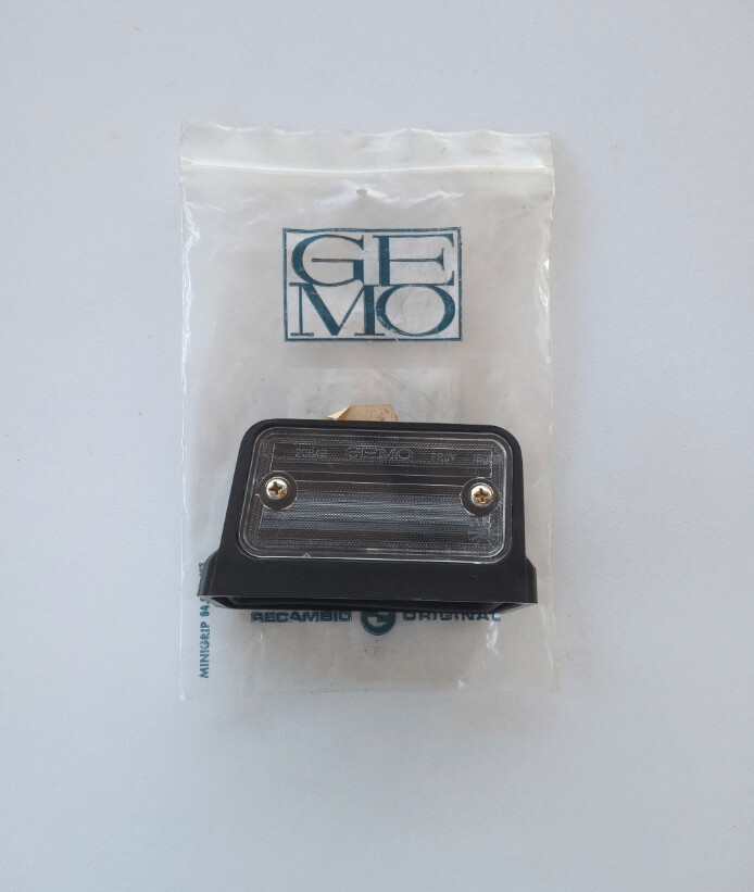 Tulipa izquierda luz matricula SEAT 132 (gemo)