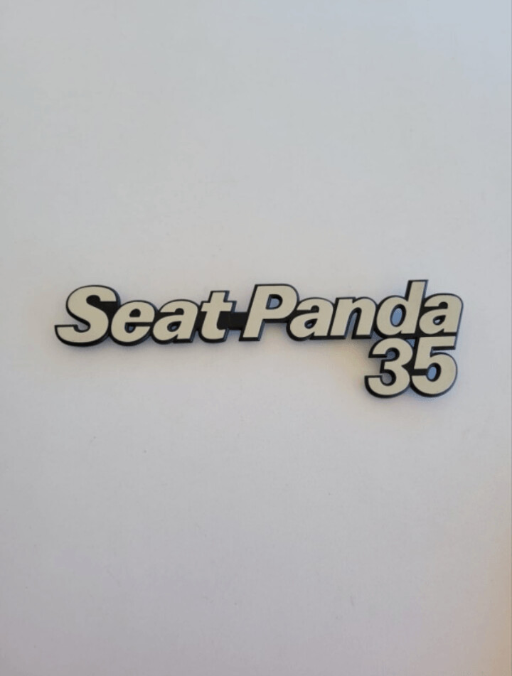 Insignia anagrama SEAT PANDA 35