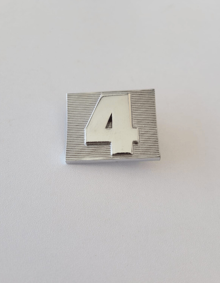 Insignia anagrama RENAULT 4