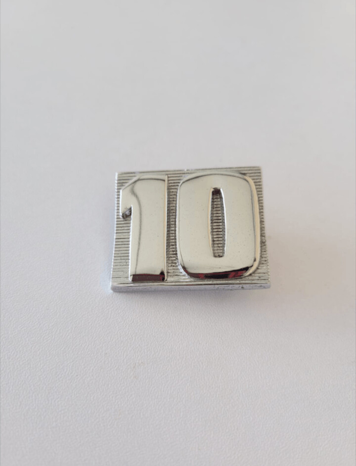 Insignia anagrama RENAULT 10